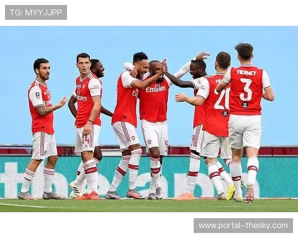 奥巴梅杨跑位妖异，36岁老将成马赛更衣室定海神针